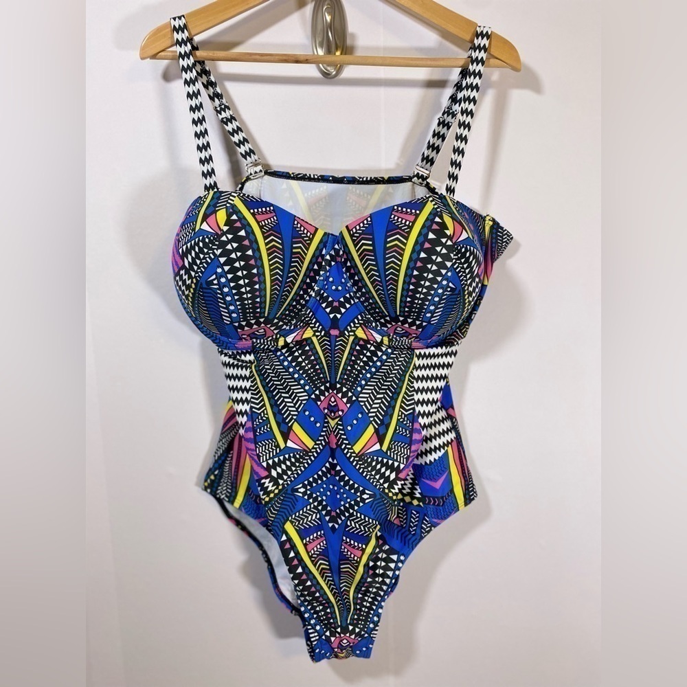 NWOT Womens Tribal Print One Piece Swimsuit SZ 4XL